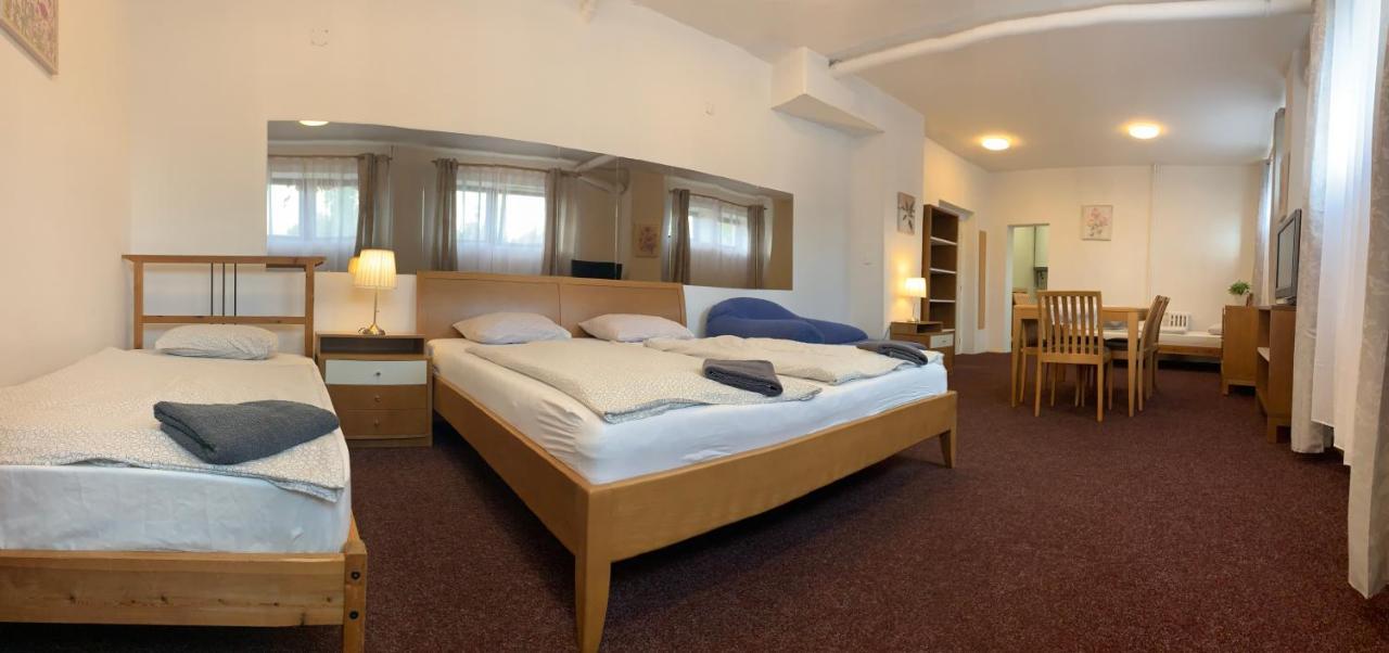 Holiday Park Vrchlabi - Lisci Farma Luaran gambar