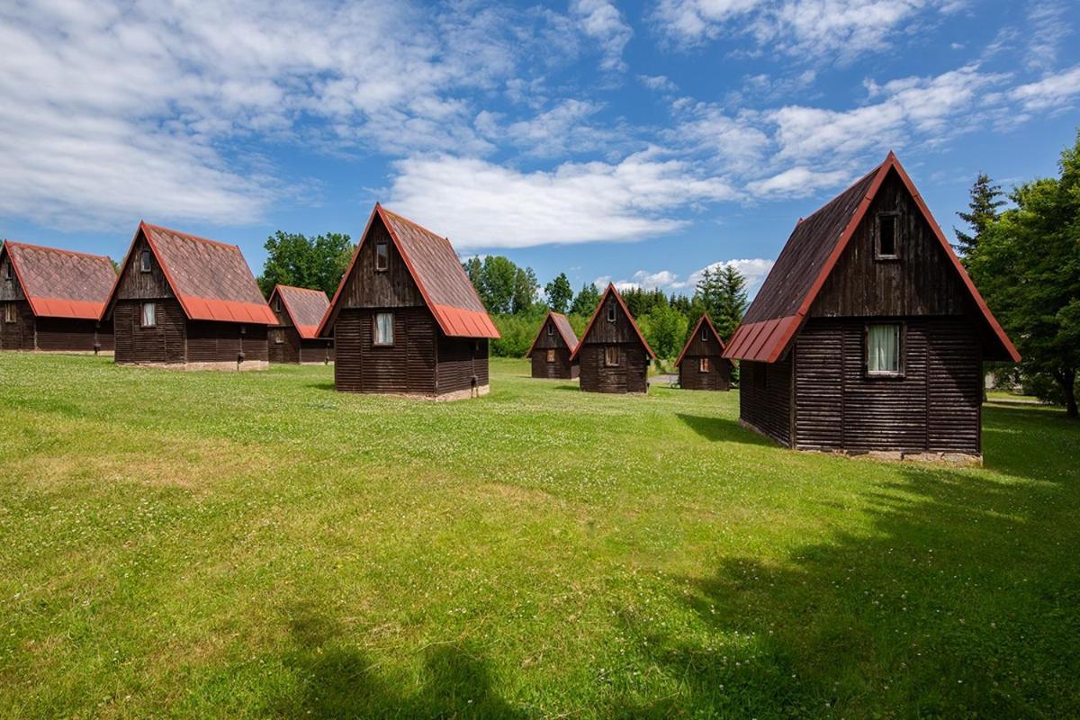 Holiday Park Vrchlabi - Lisci Farma Luaran gambar