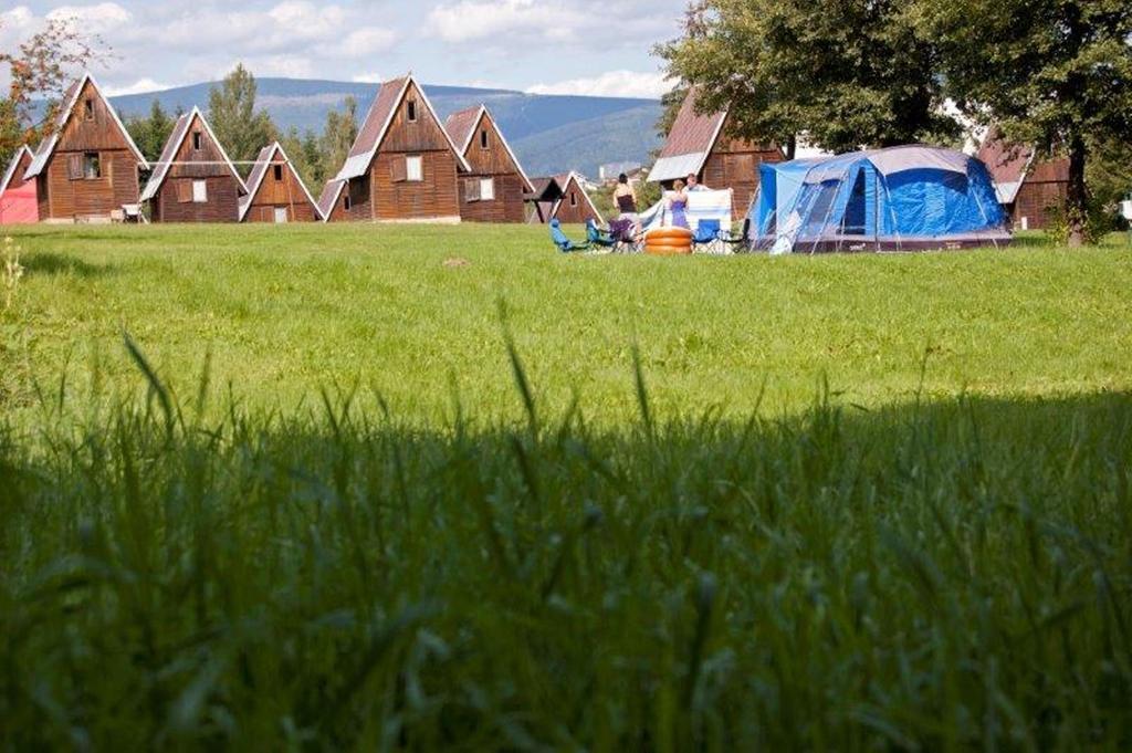 Holiday Park Vrchlabi - Lisci Farma Luaran gambar
