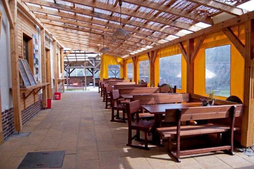 Holiday Park Vrchlabi - Lisci Farma Luaran gambar